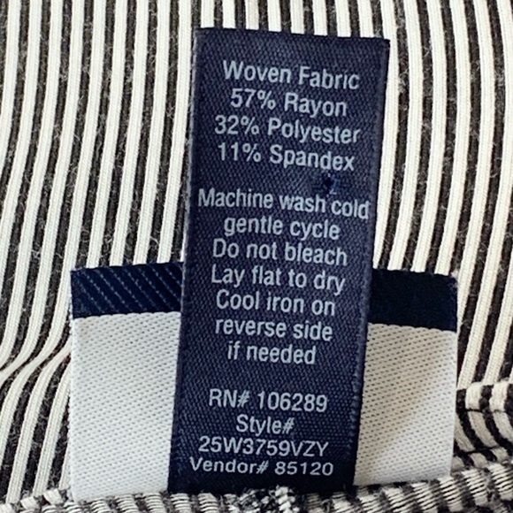 Daytrip~Black‎ & White Striped Fit & Flare V-Neck Ribbed Knit Dress~Sz M - Picture 9 of 10